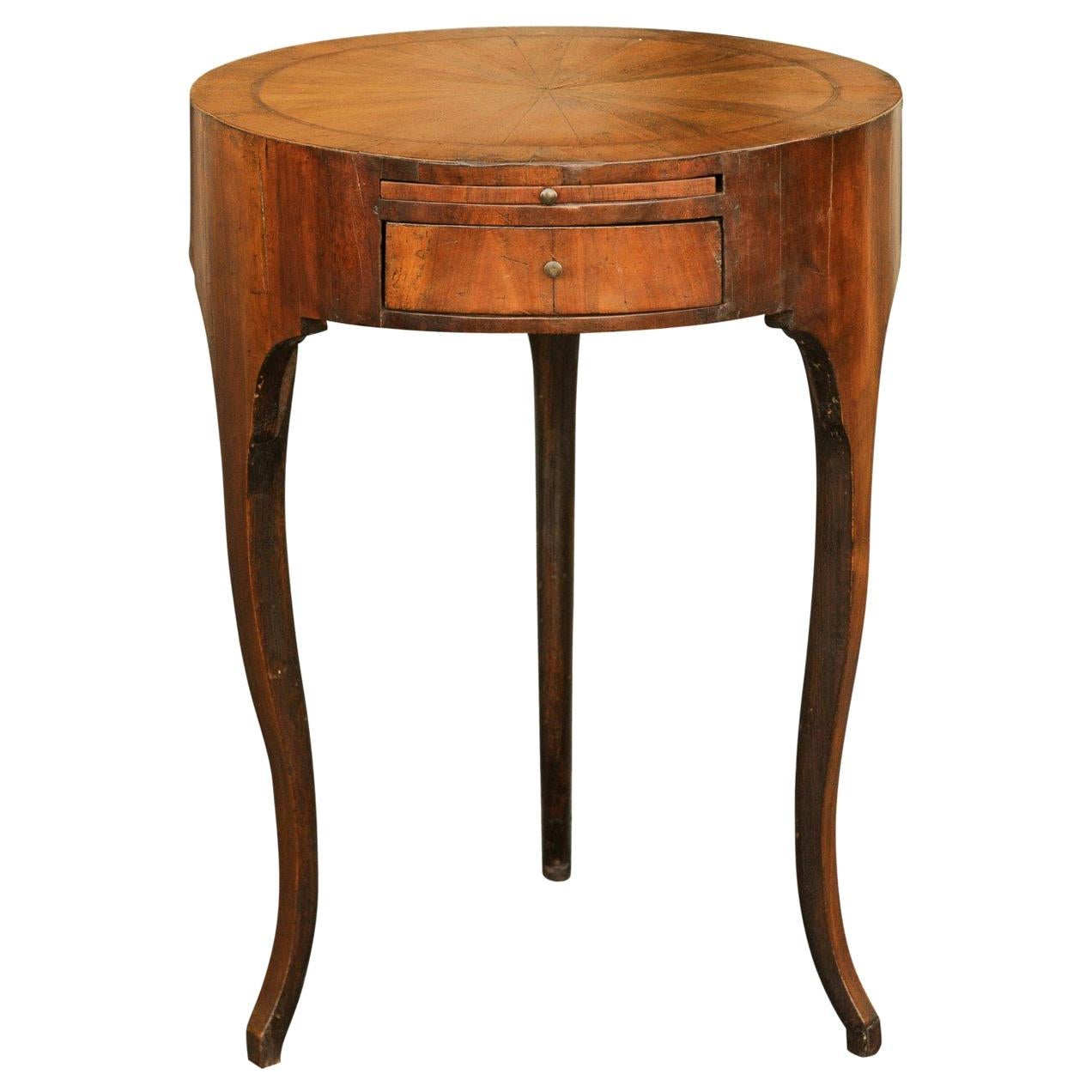 French Restauration 1820s Walnut Circular Side Table with Radiating Veneer