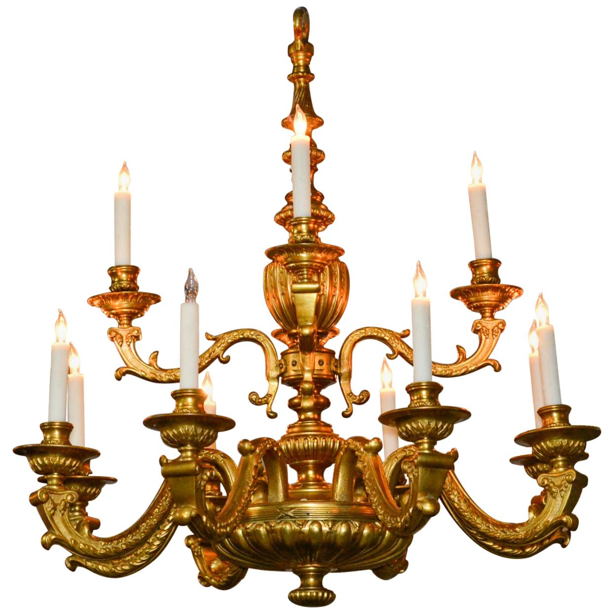 Kontinentaler Kronleuchter aus vergoldeter Bronze des 19. Jahrhunderts