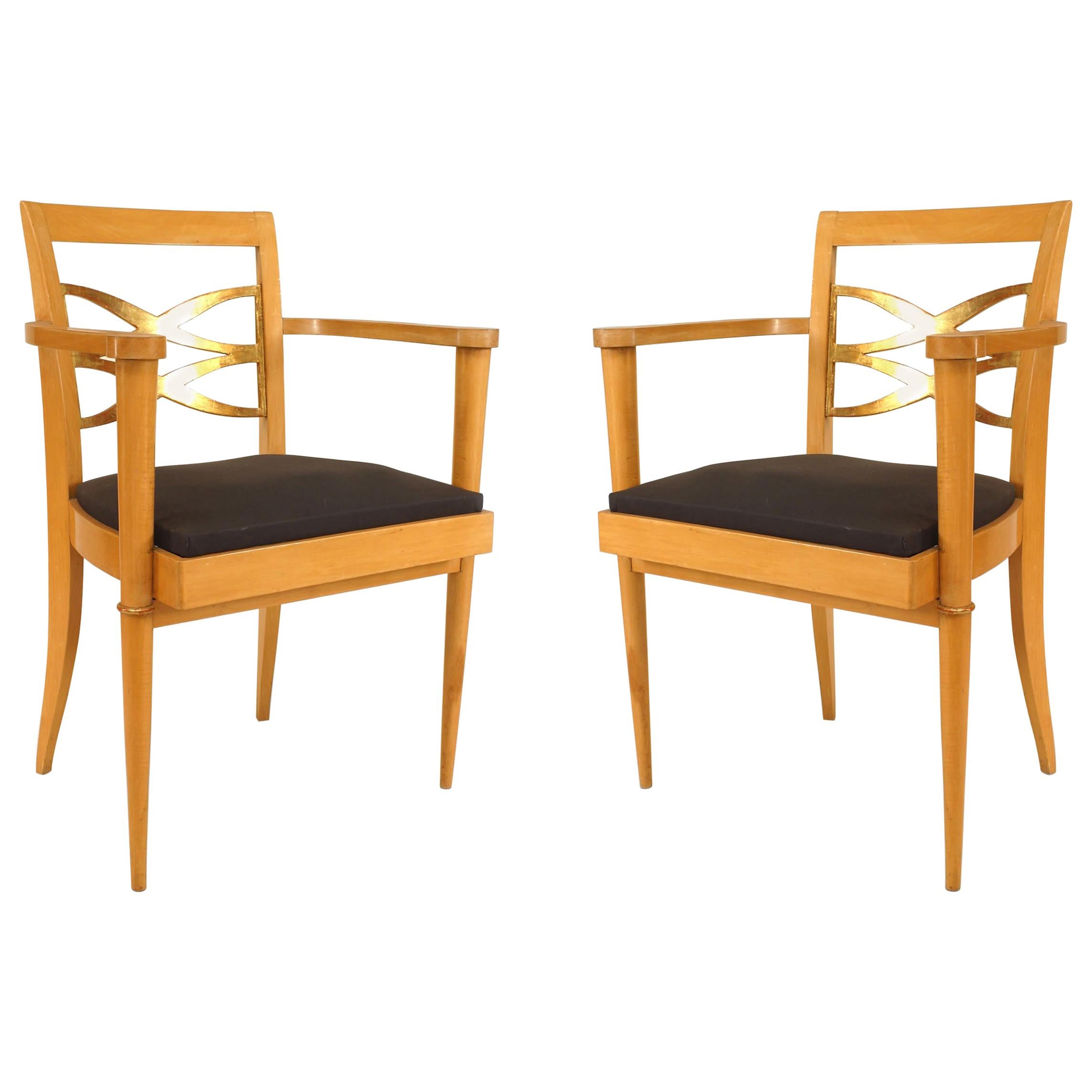 Paar französische vergoldete Sessel aus Bergahornholz im Angebot