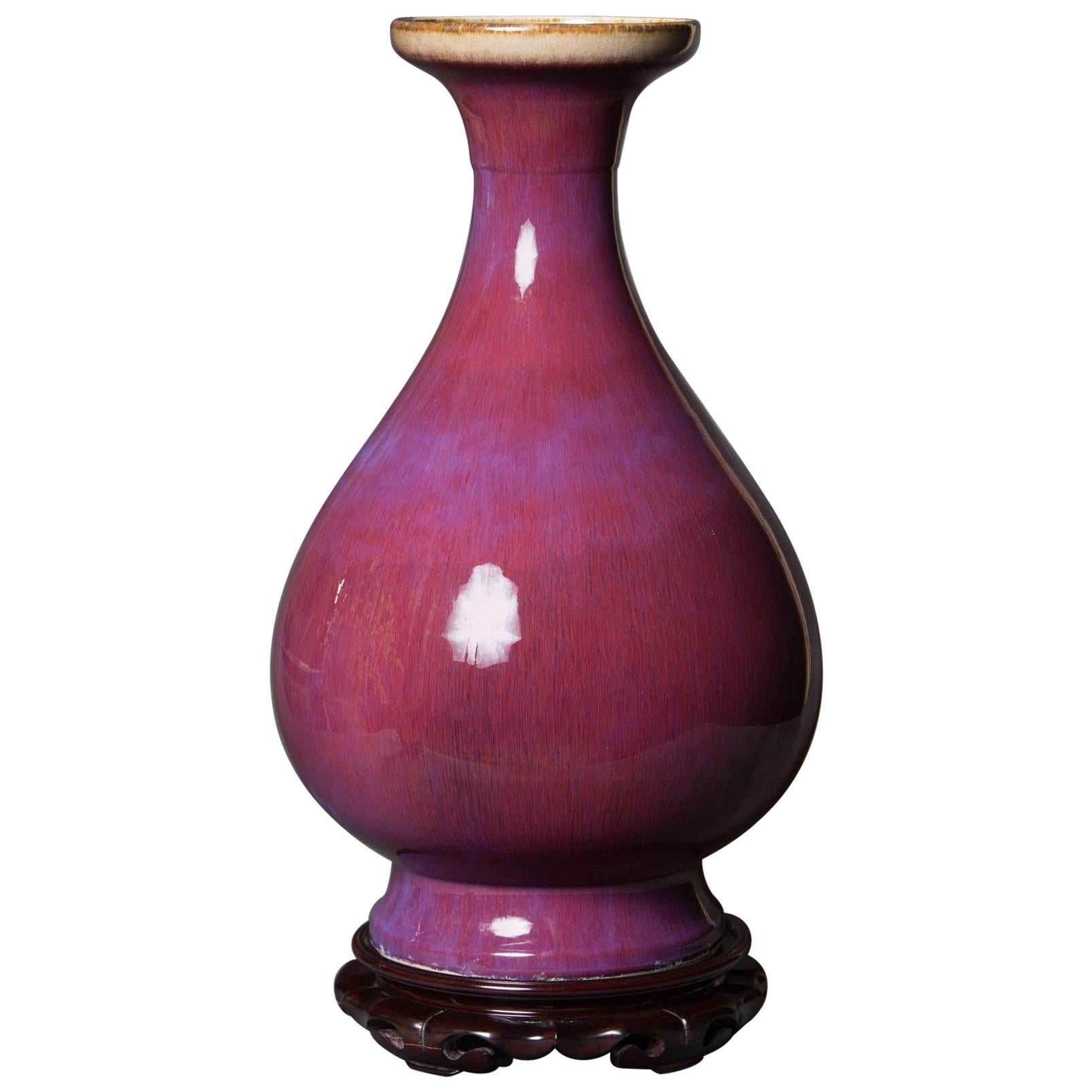 Large Oxblood Vase im Angebot