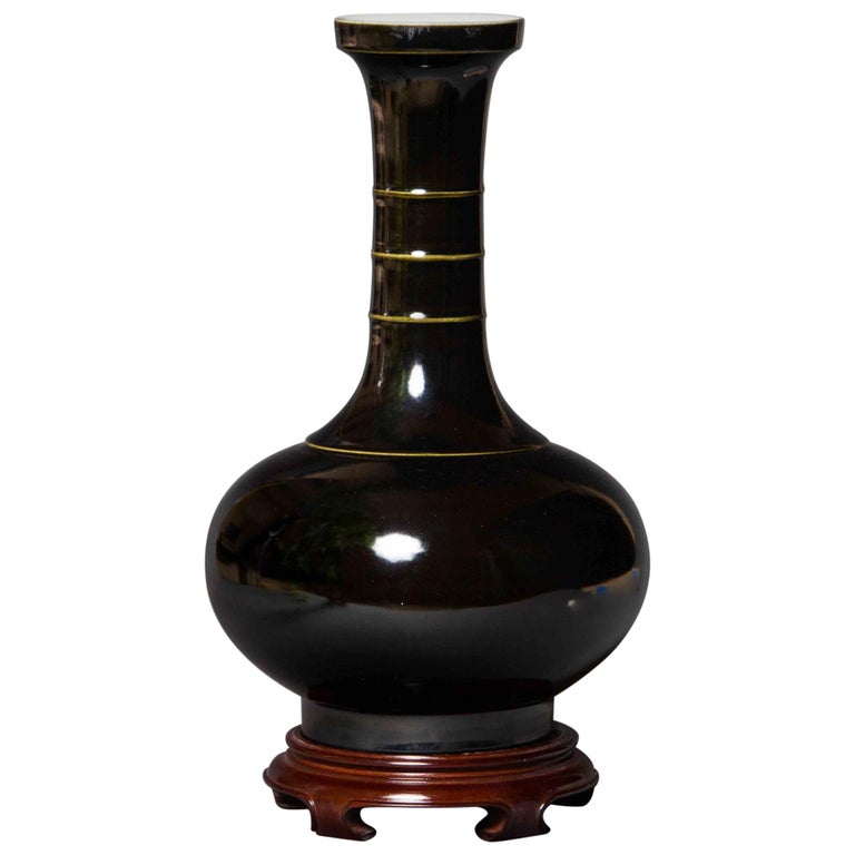 Mirror Black Glazed Vase with Mark on Bottom For Sale