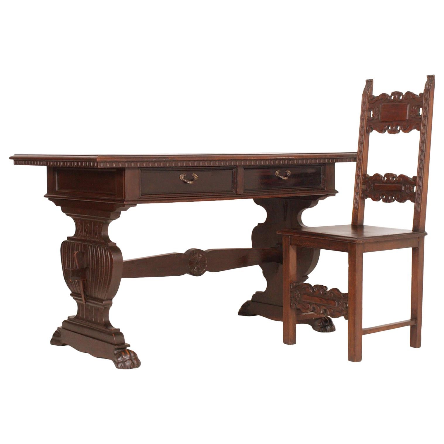 Table de bureau ancienne de la Renaissance toscanne du milieu du XIXe siècle en noyer massif sculpté à la main