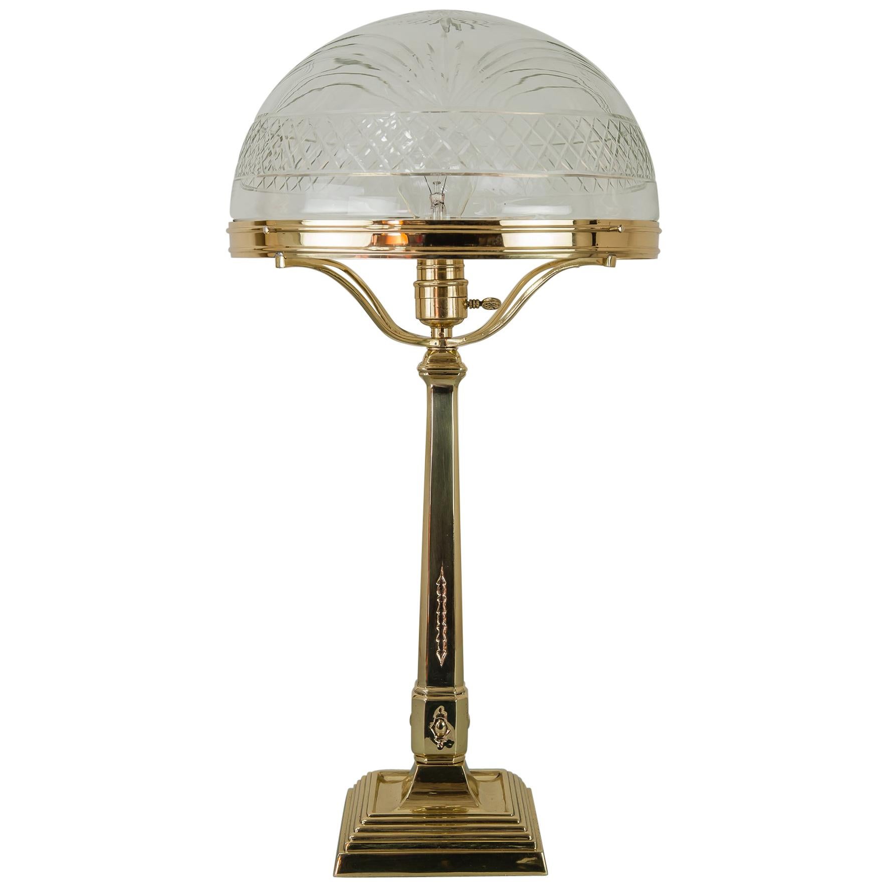Jugendstil-Tischlampe Wien mit original geschliffenem Glasschirm:: 1909