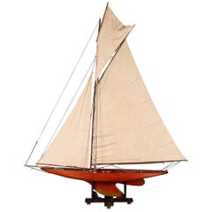 Vintage 20th Century English Gaff Rigged Racing Pond Yacht, circa 1920