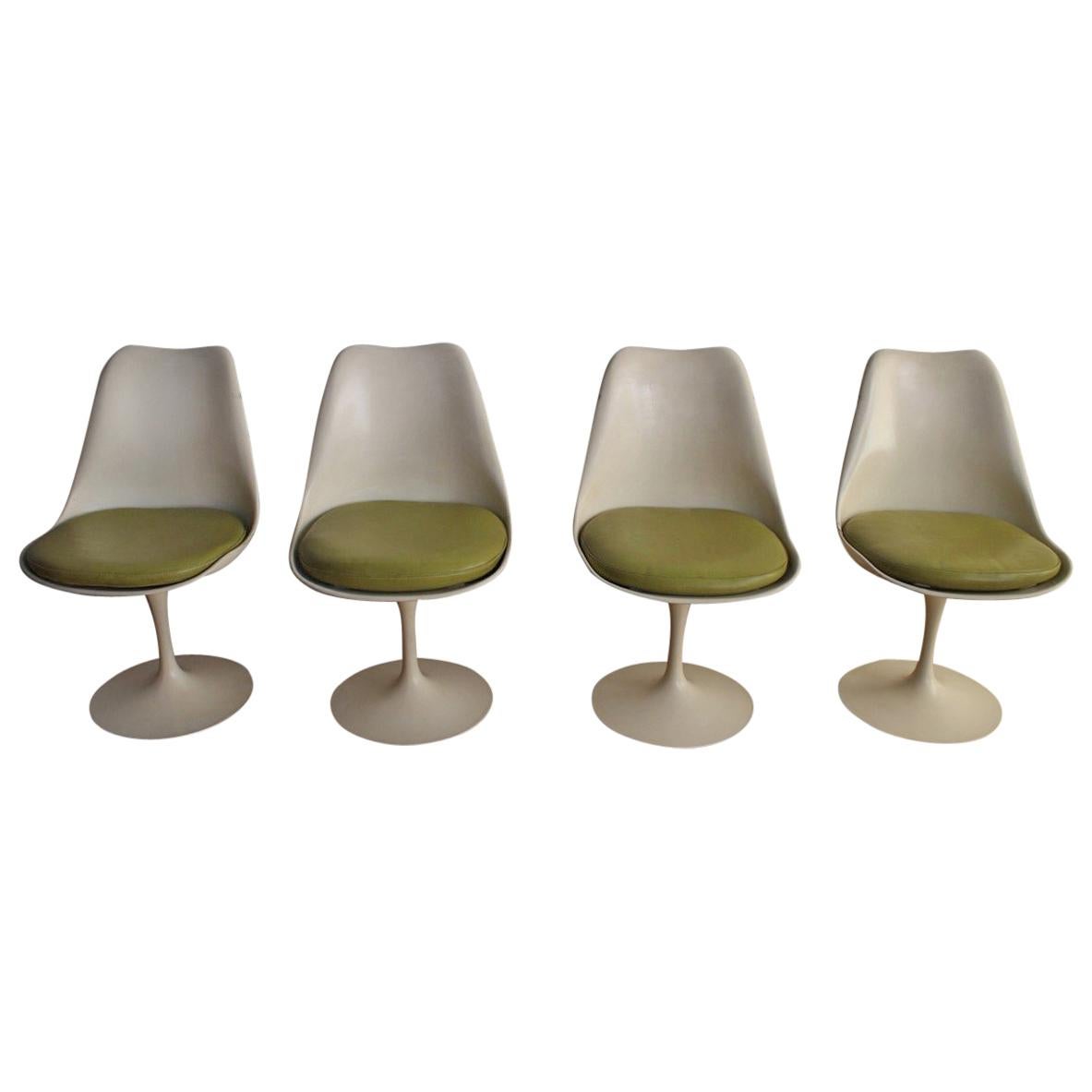 Set of 4 Eero Saarinen Midcentury Tulip Dining Chairs