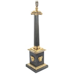 Lampe de table antique à colonne corinthienne de style Empire français:: 19ème siècle