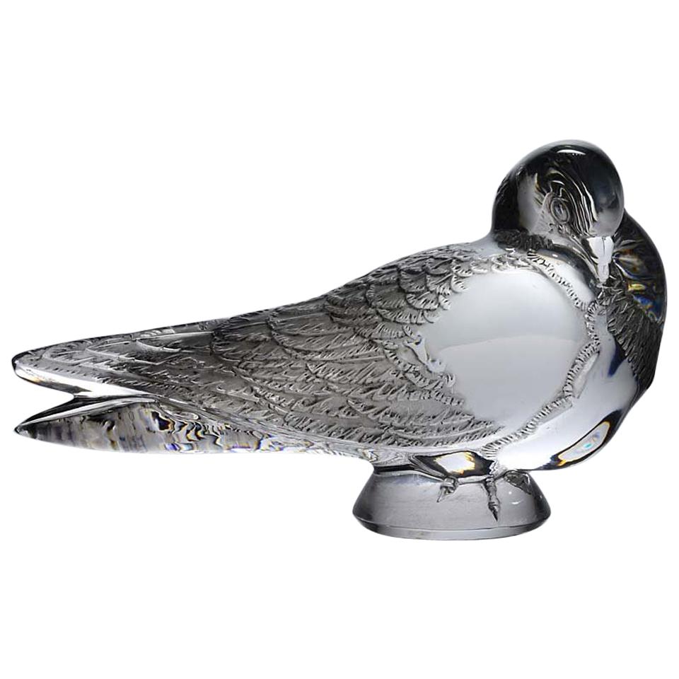 French Art Deco Clear Glass Study "Pigeon Gand" by René Lalique