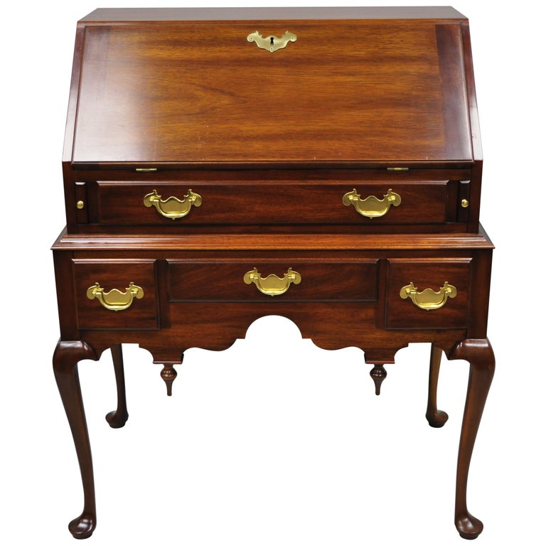 Henkel Harris Mahogany Queen Anne Style Slant Front Secretary Desk For Sale at 1stDibs
