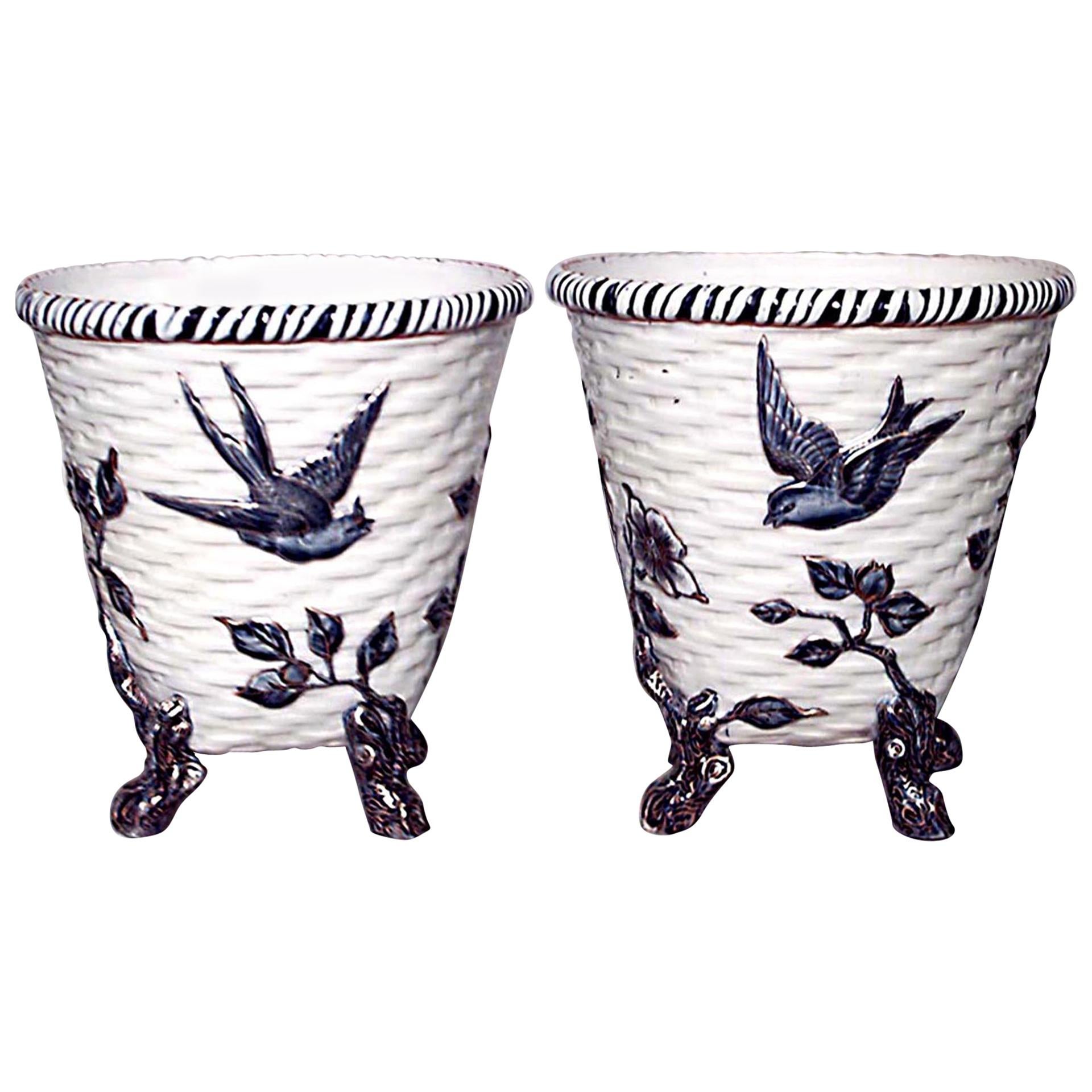 Pair of English Victorian Porcelain Pots For Sale
