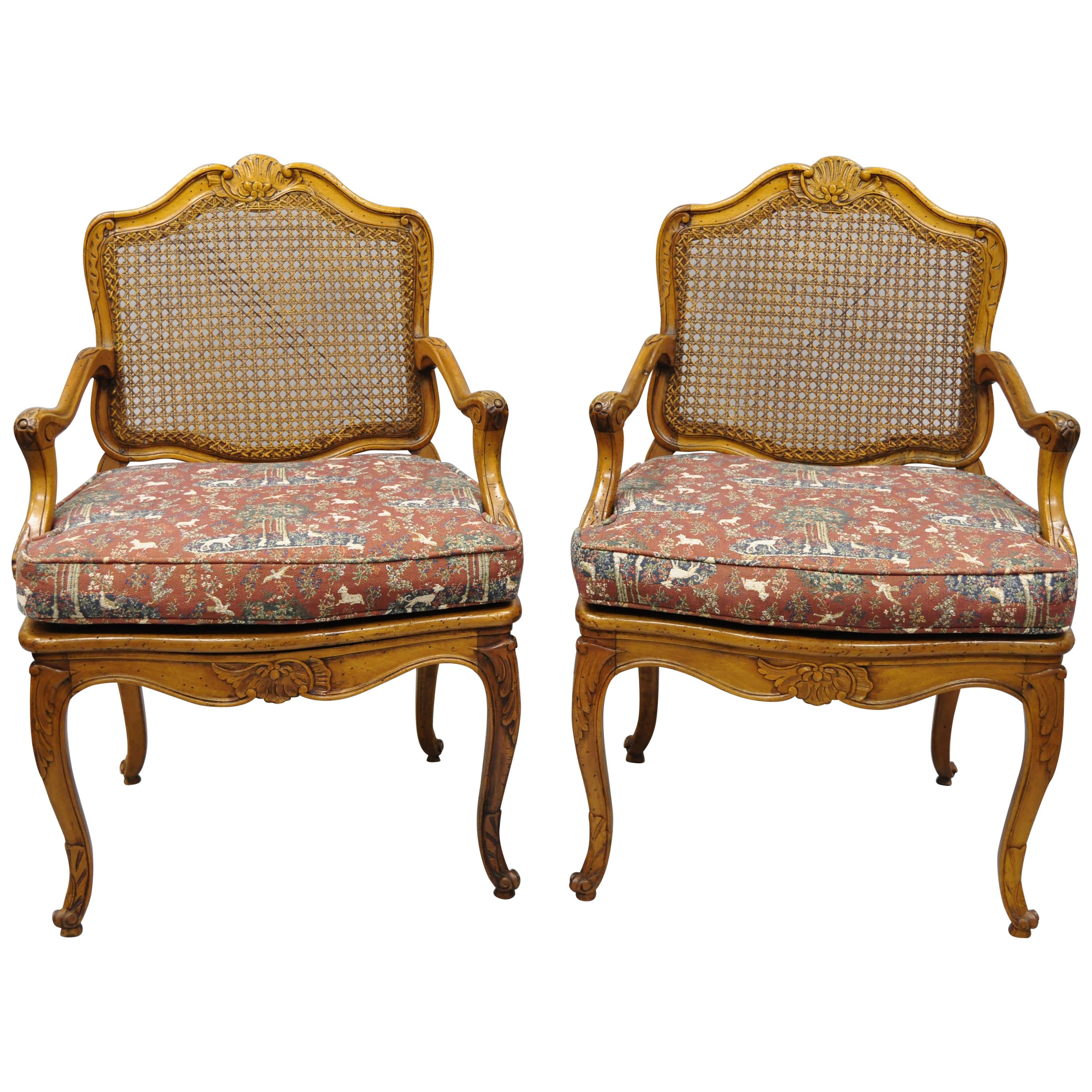 Paar französische Sessel im Louis-XV-Stil aus Rohrgeflecht
