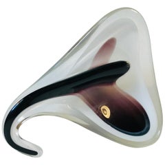 Cuenco modernista de vidrio artístico "Manta Ray" de Paul Kedelv para Flygfors, 1955