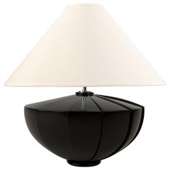 Lampada da tavolo a conchiglia nera in legno massiccio di mogano