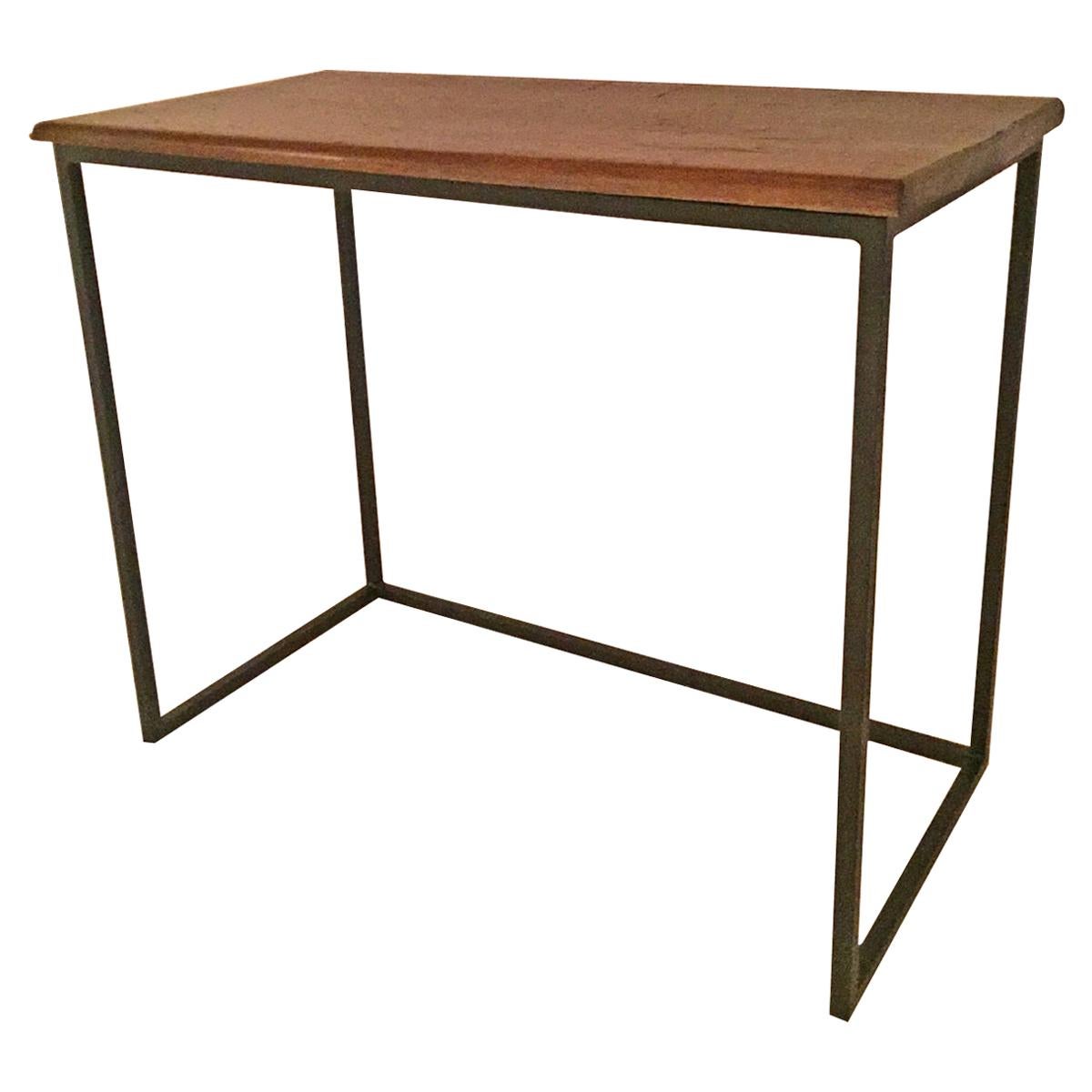 Table en fer avec plateau en noyer