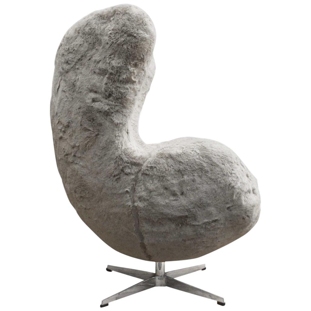 Egg Chair by Arne Jacobsen for Fritz Hansen in Gray Faux Sheepskin