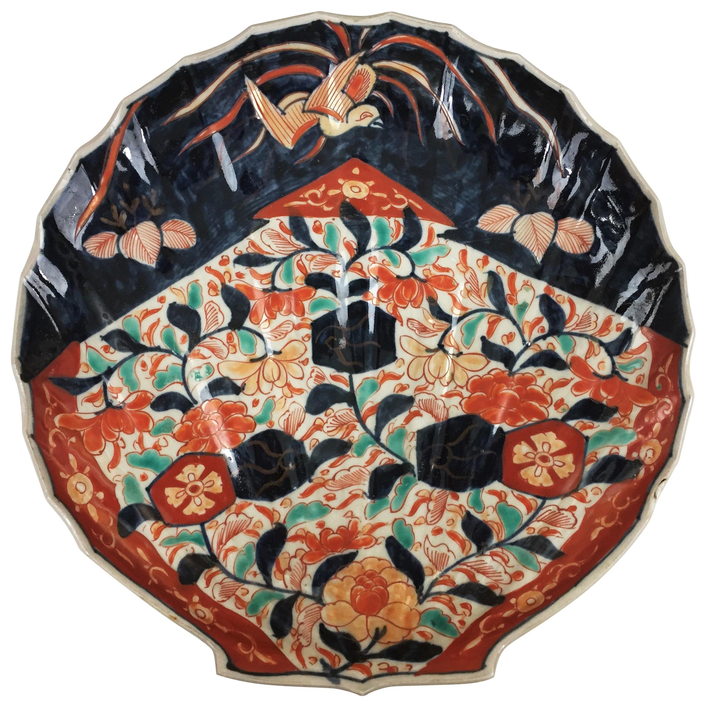 Japan Imari Porcelain Dish Shaped like a Scallop Shell Blue, Red and Turquoise For Sale