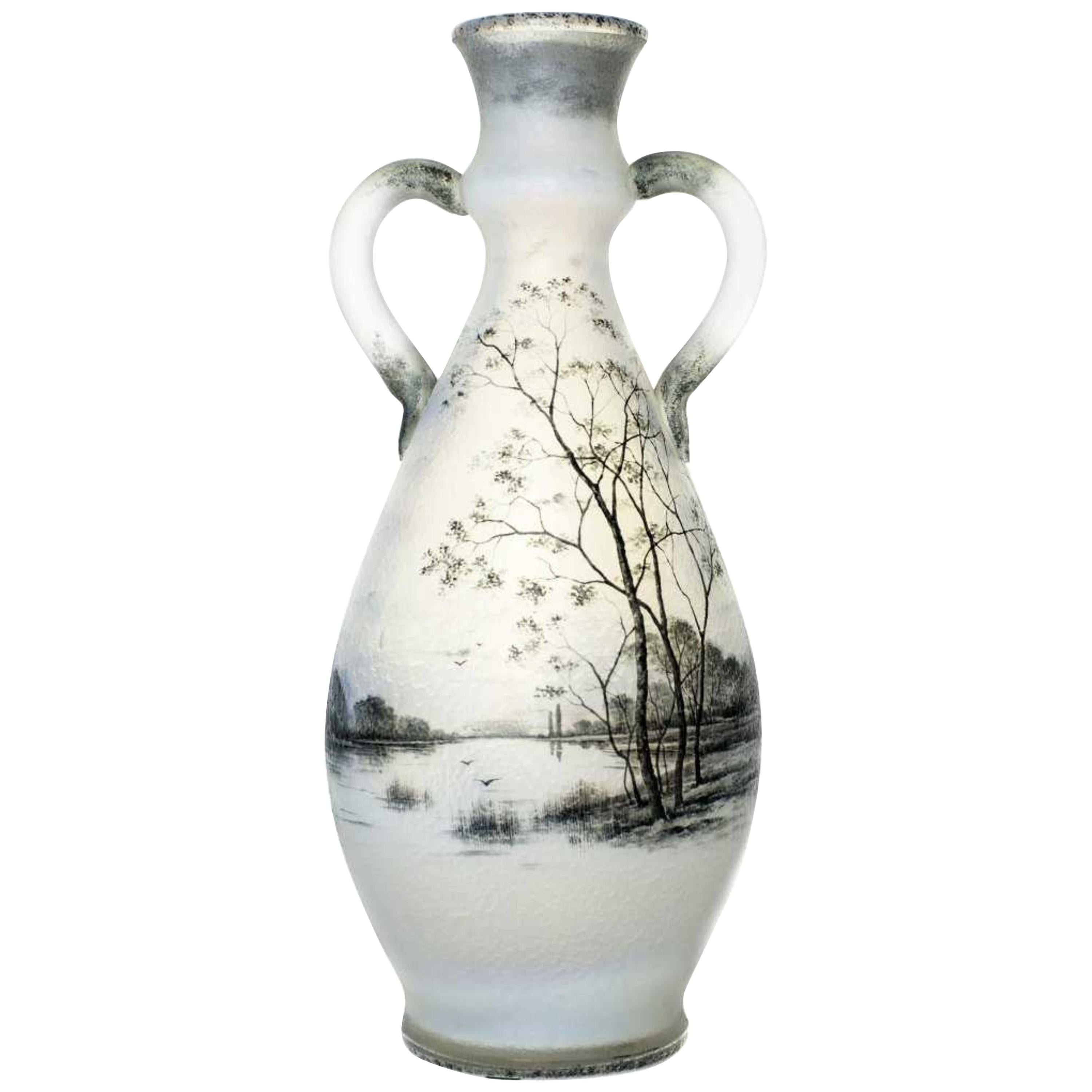 Vase de paysage néerlandais opalescent Daum 