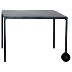 Tavolino nero Tavolino moderno geometrico intagliato a mano in acciaio cerato annerito