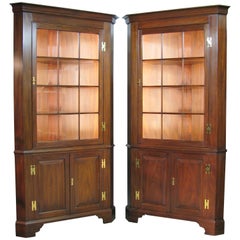 Vintage Pair Henkel Harris / Virginia Galleries Mahogany Federal Style Corner Cabinets