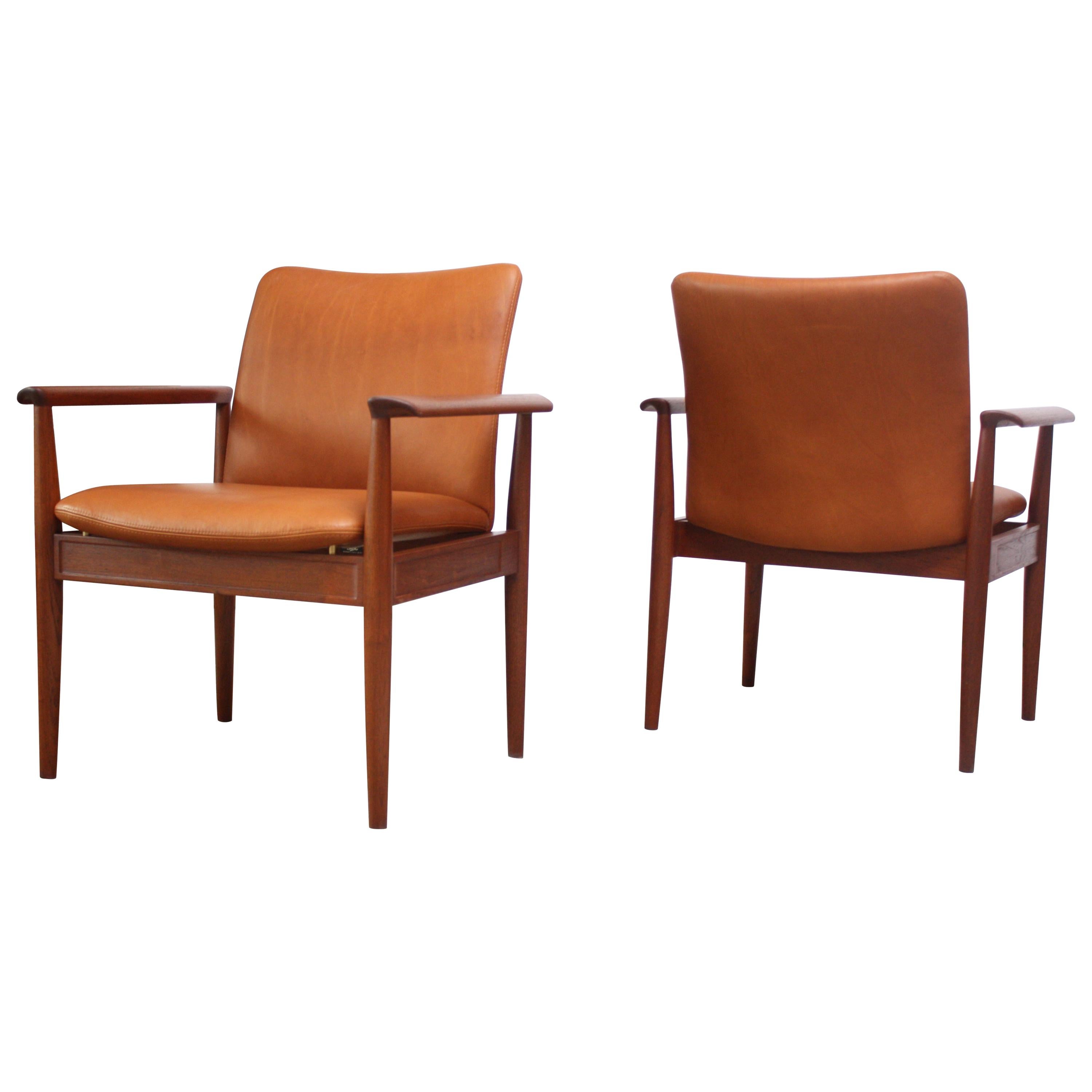 Pair of Finn Juhl Diplomat Armchairs for France & Son in Leather and Teak