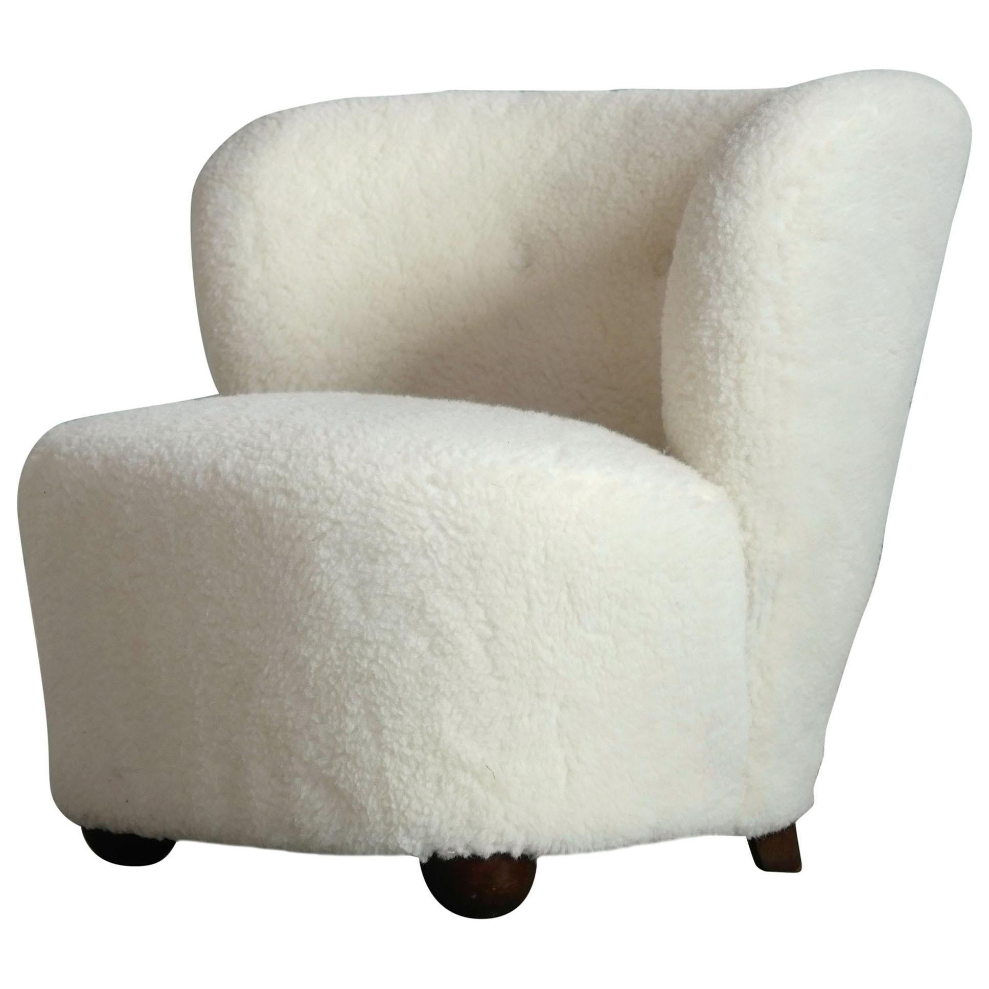 Danish 1940s Fritz Hansen Lounge or Slipper Chair Newly Upholstered in Lambswool