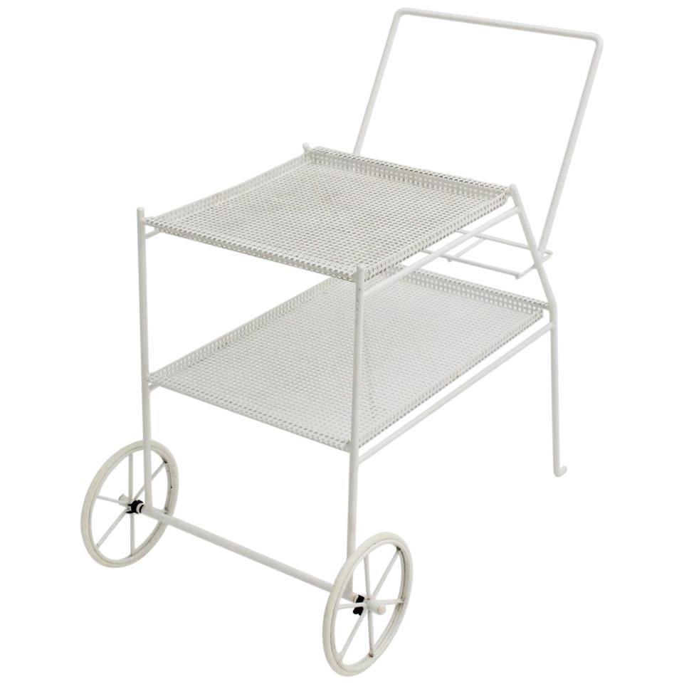Carrito de bar vintage de metal blanco estilo Mathieu Mategot, circa 1960 Francia