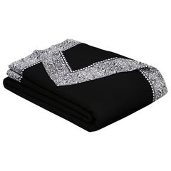 Couverture Merino noire de taille King Size avec bordure imprimée grise de JG SWITZER