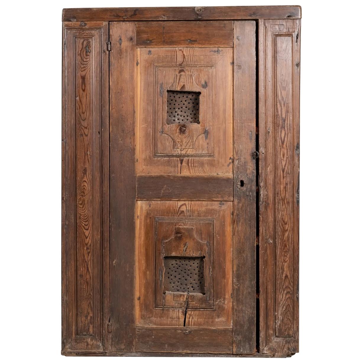 Larch Cupboard, Italy, circa 1600 For Sale