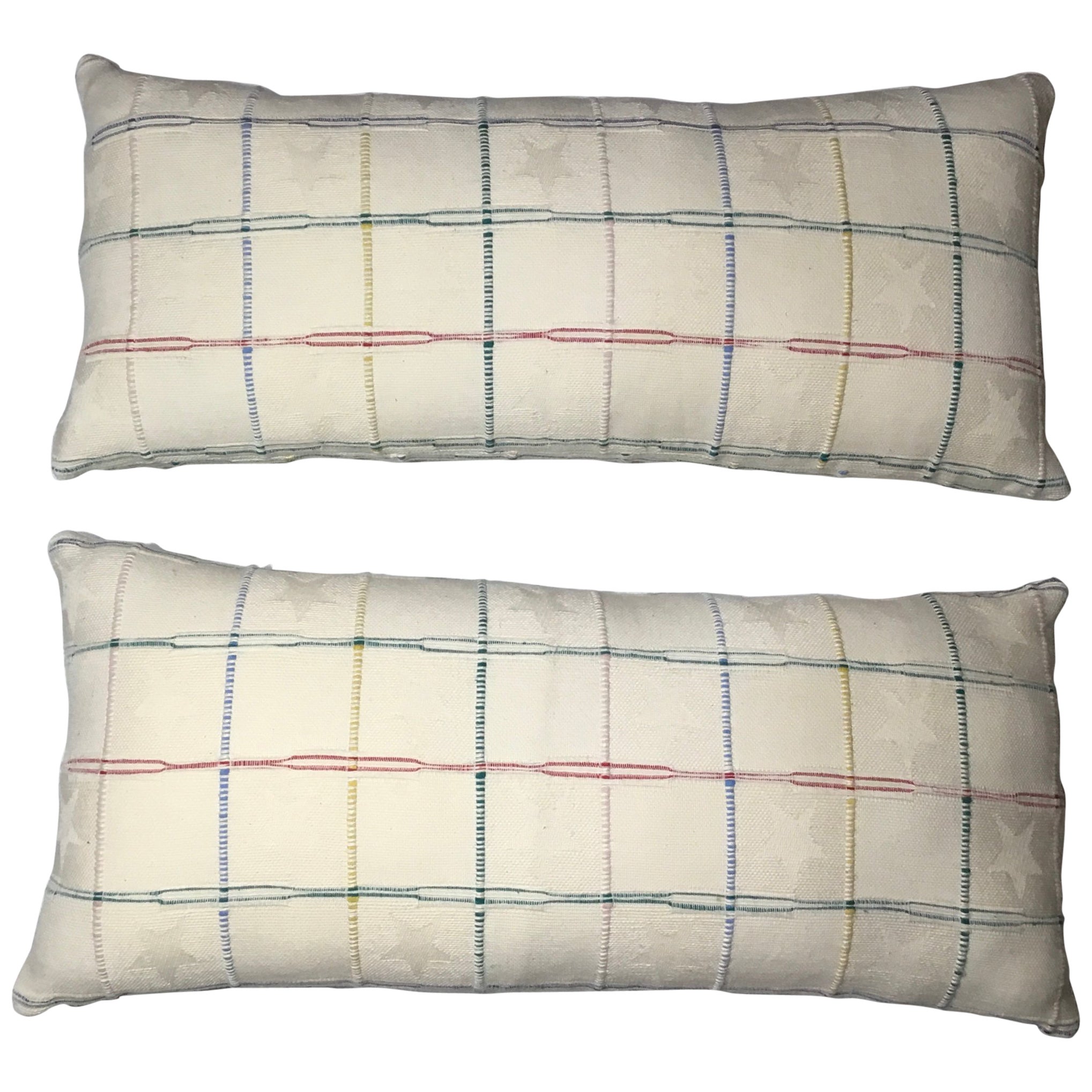 Elegant Pair Of Decorative Pillows Elegant Pair Of Decorative Pillows