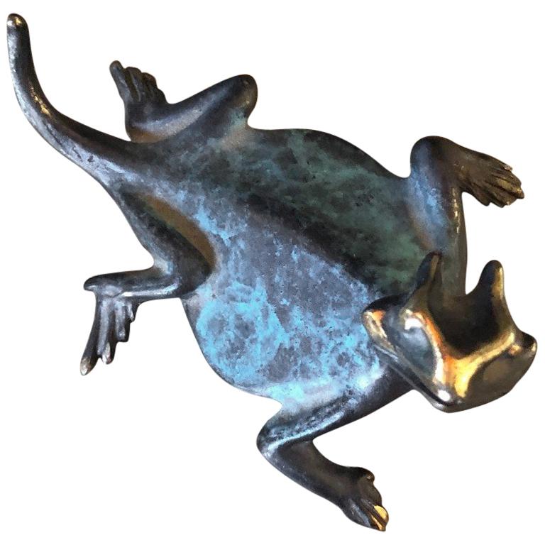 Petite sculpture de lézard/gecko en bronze patiné