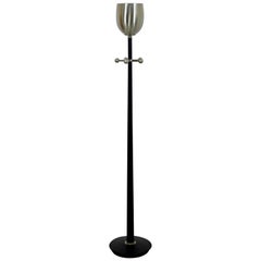 Lampe torchère de sol en aluminium Stiffel moderne du milieu du siècle avec porte-manteau:: années 1960