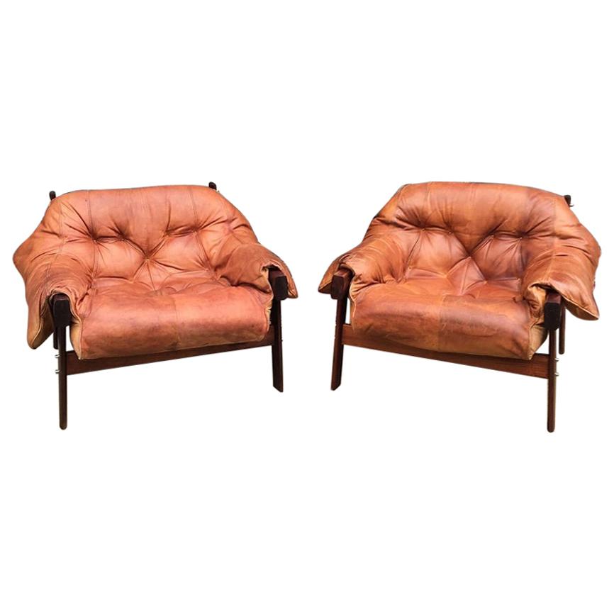 Pair of Brazilian Lounge Chairs MP041, Percival Lafer/Lafer MP in Cognac Leather For Sale