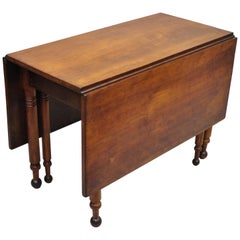 19th Century American Federal Walnut Drop-Leaf Dining Breakfast Table