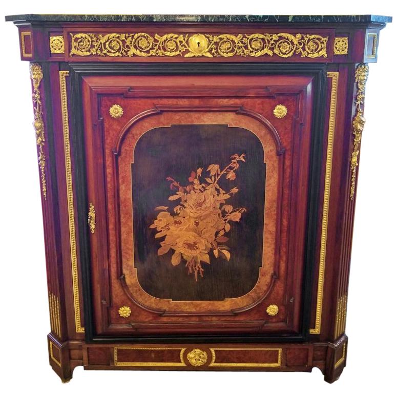 Armoire de style Louis XVI du 19ème siècle à la manière de Grohe Frères