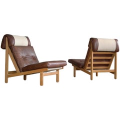 Pair of Danish "Rag" Easy Lounge Chairs in Oak and Leather by Bernt Petersen