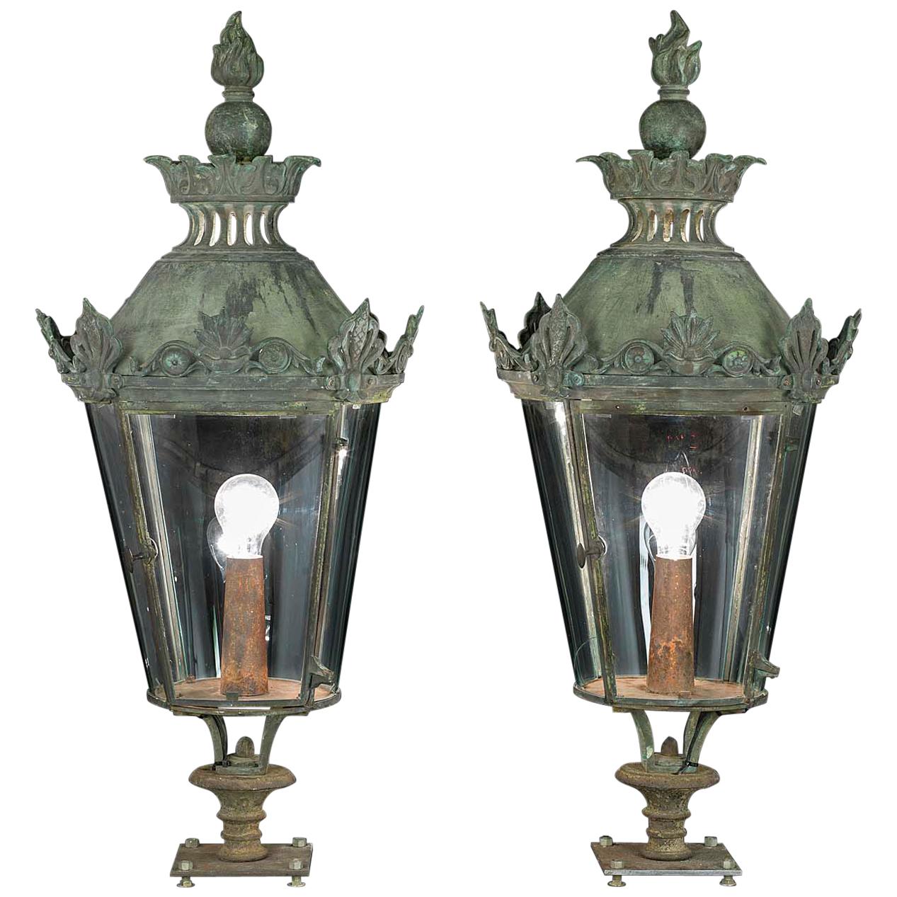 Paire de lanternes de style Régence, vers 1820