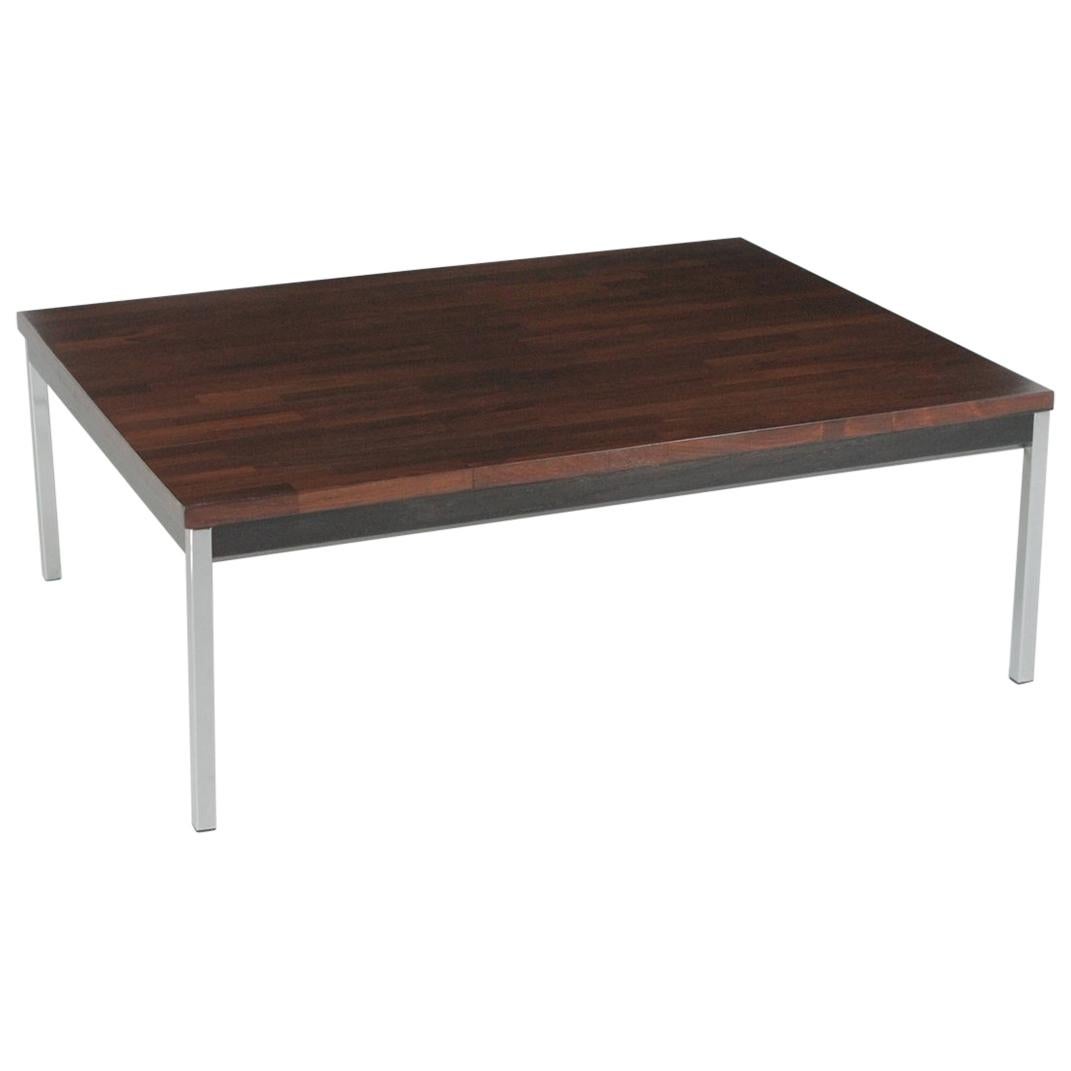 Table basse sophistiquée en bois de rose et chrome à la manière de Florence Knoll en vente