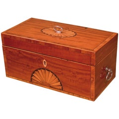 Porta tè Sheraton del XVIII secolo in legno di tulipano e legno di raso