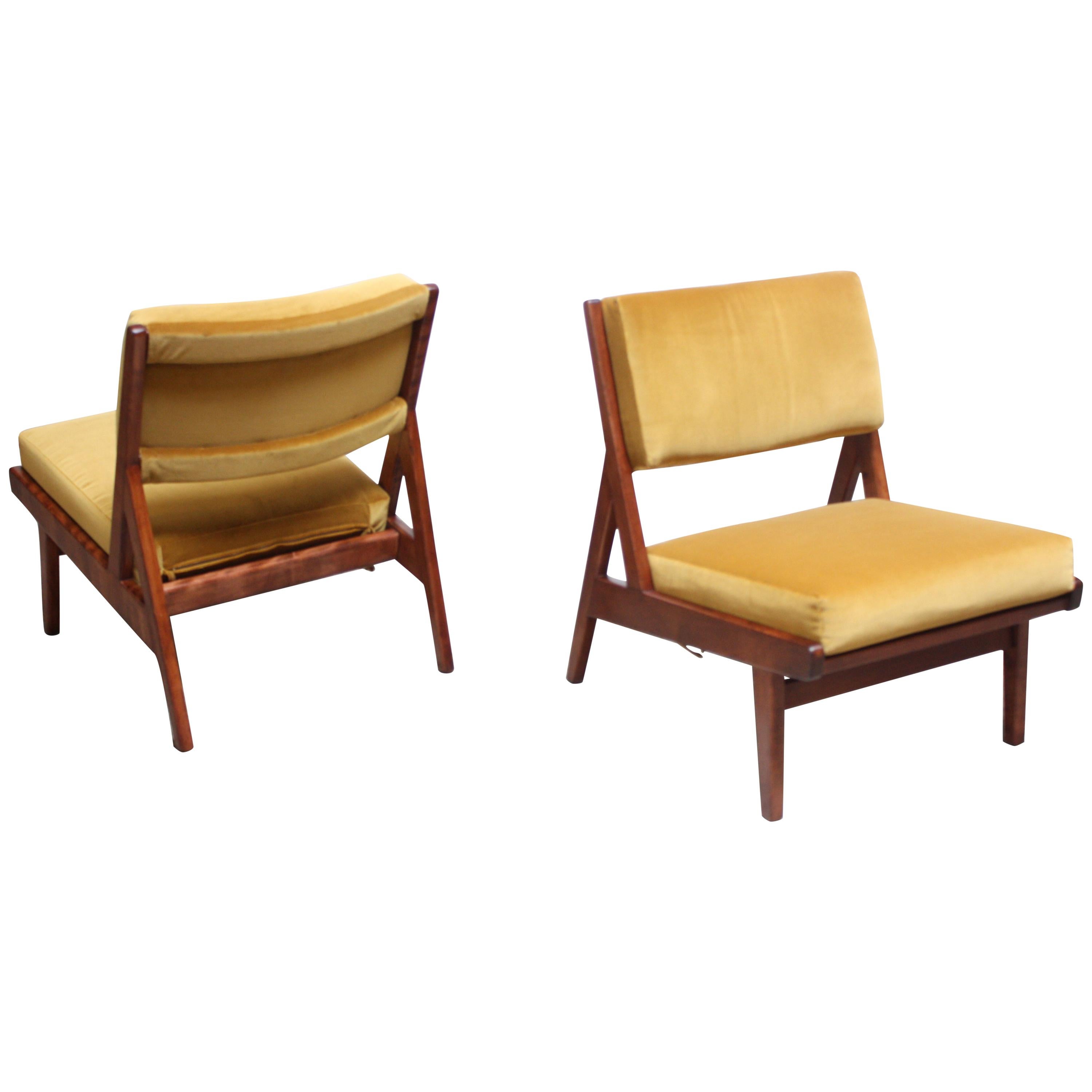 Pair of Jens Risom Low Lounge Chairs Model U-431 in Walnut and Velvet