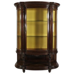 Vitrina francese del XIX-XX secolo in stile revival barocco intagliata in Oak Bombé Figural Bombé