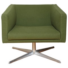 Mid-Century Modern Style Swivel Lounge Chair by Verzelloni