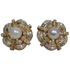 Vintage Pair of Lady's 14K Yellow Gold Cultured Pearl 100 Diamonds Floral Motif Earrings