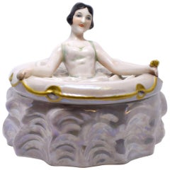 Boîte à poudre en porcelaine de ballerine Art Déco des années 1930