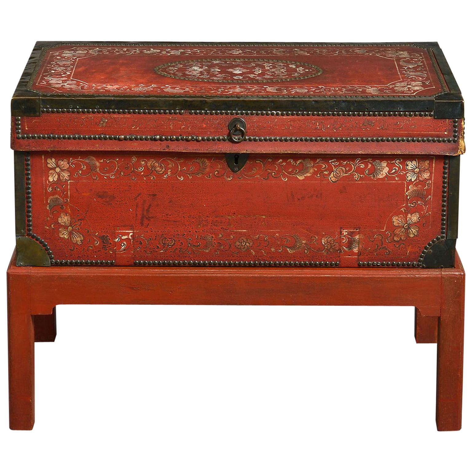 Coffre en cuir peint d'exportation chinoise du 18ème siècle