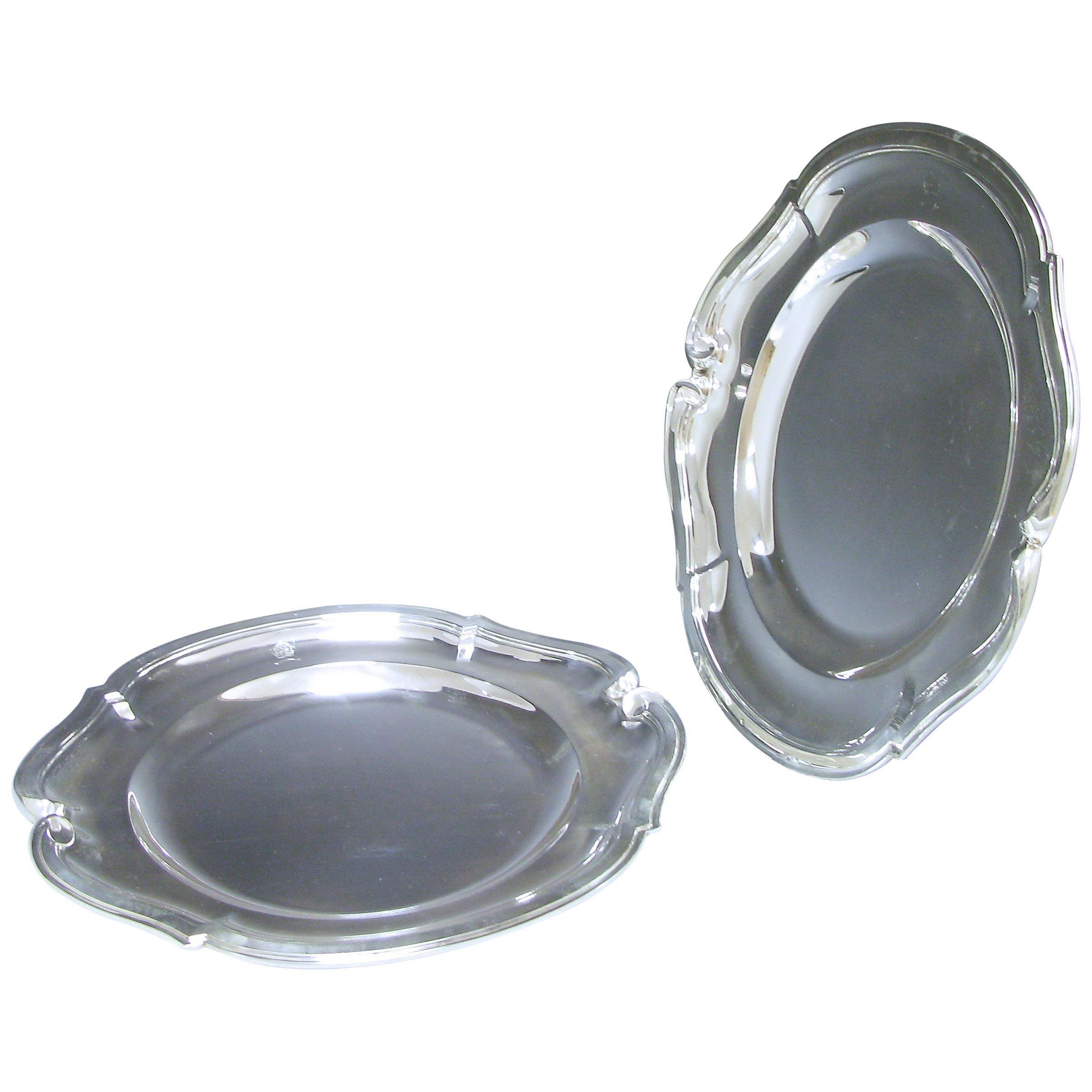 Pair of Antique French Silver Second Course Dishes Made by Tetard Freres For Sale
