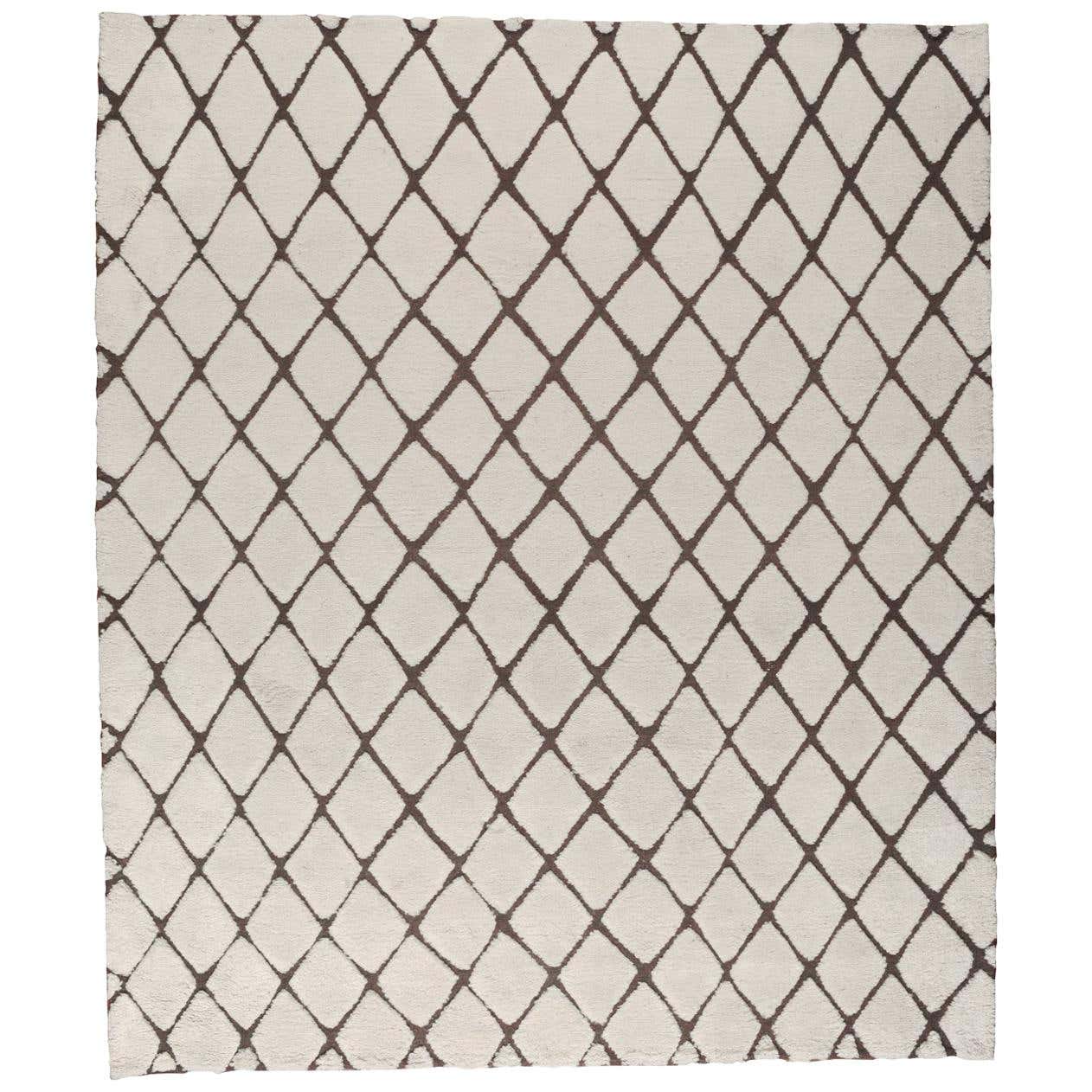 High-Low Diamond Pattern Rug For Sale at 1stDibs