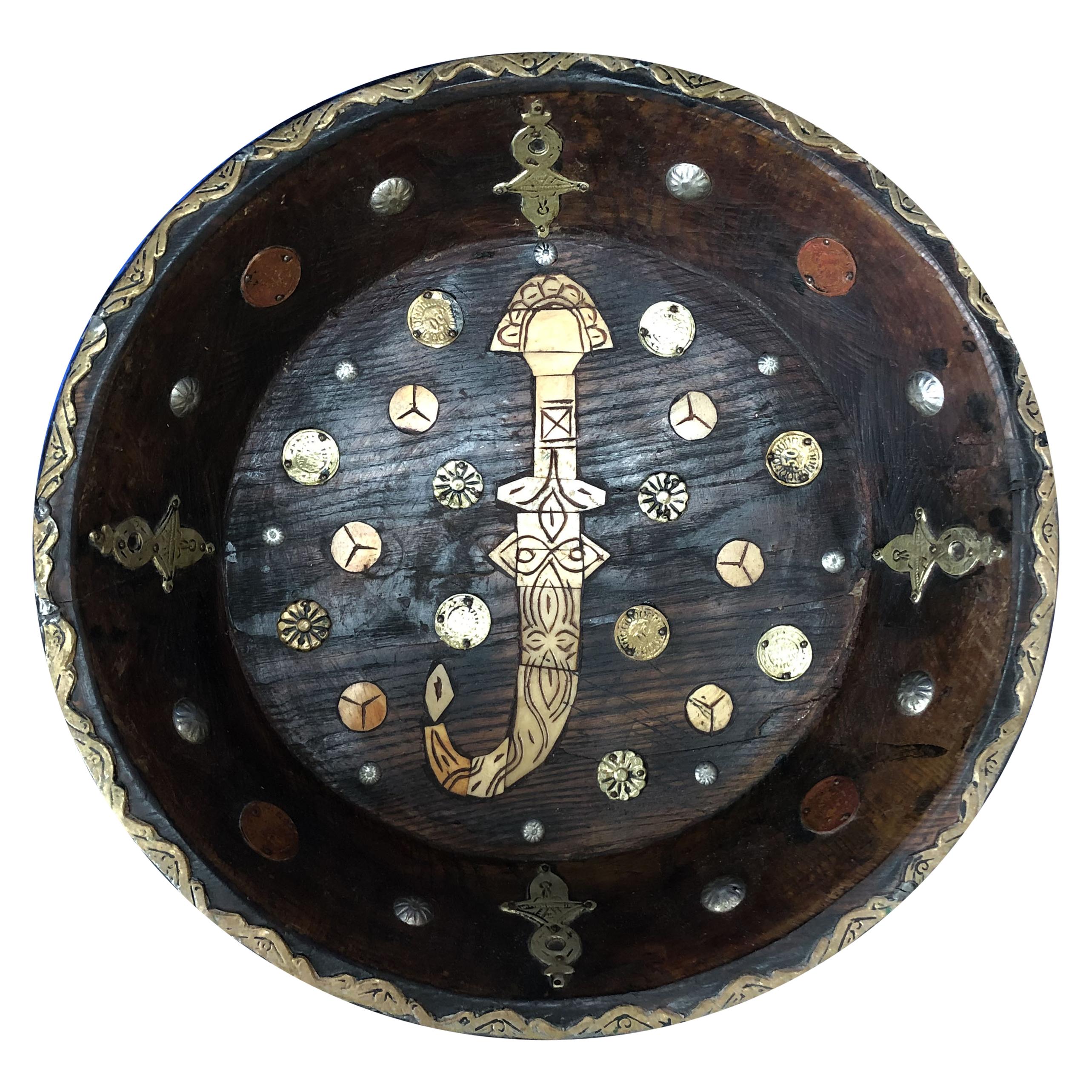 Early 20th Century Moroccan Serving Bowl - Ebony, Inlaid Bone, Silver Coins im Angebot