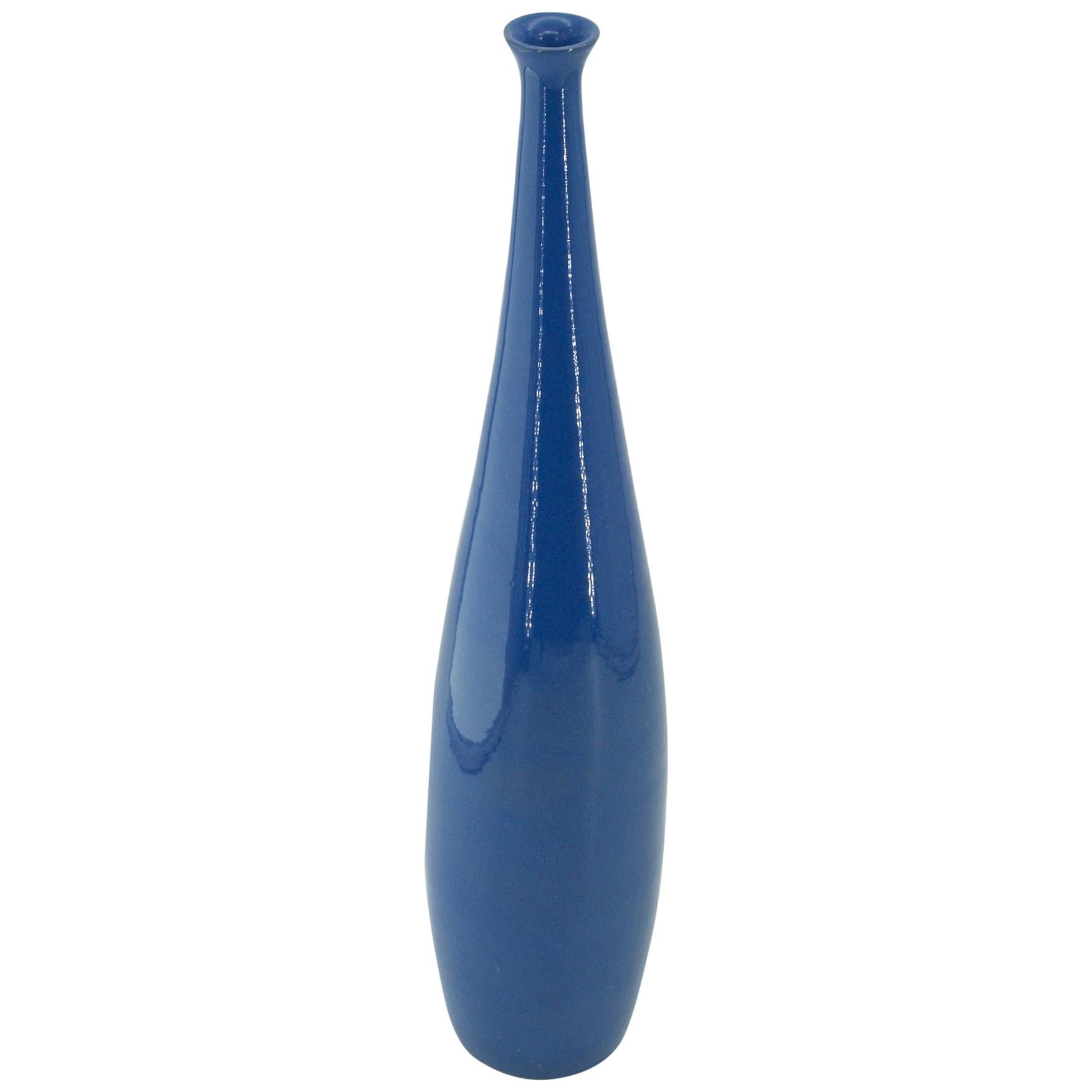 Grand vase à fleurs bleu céruléen moulé à la main, MCM, poterie italienne, années 1950 en vente