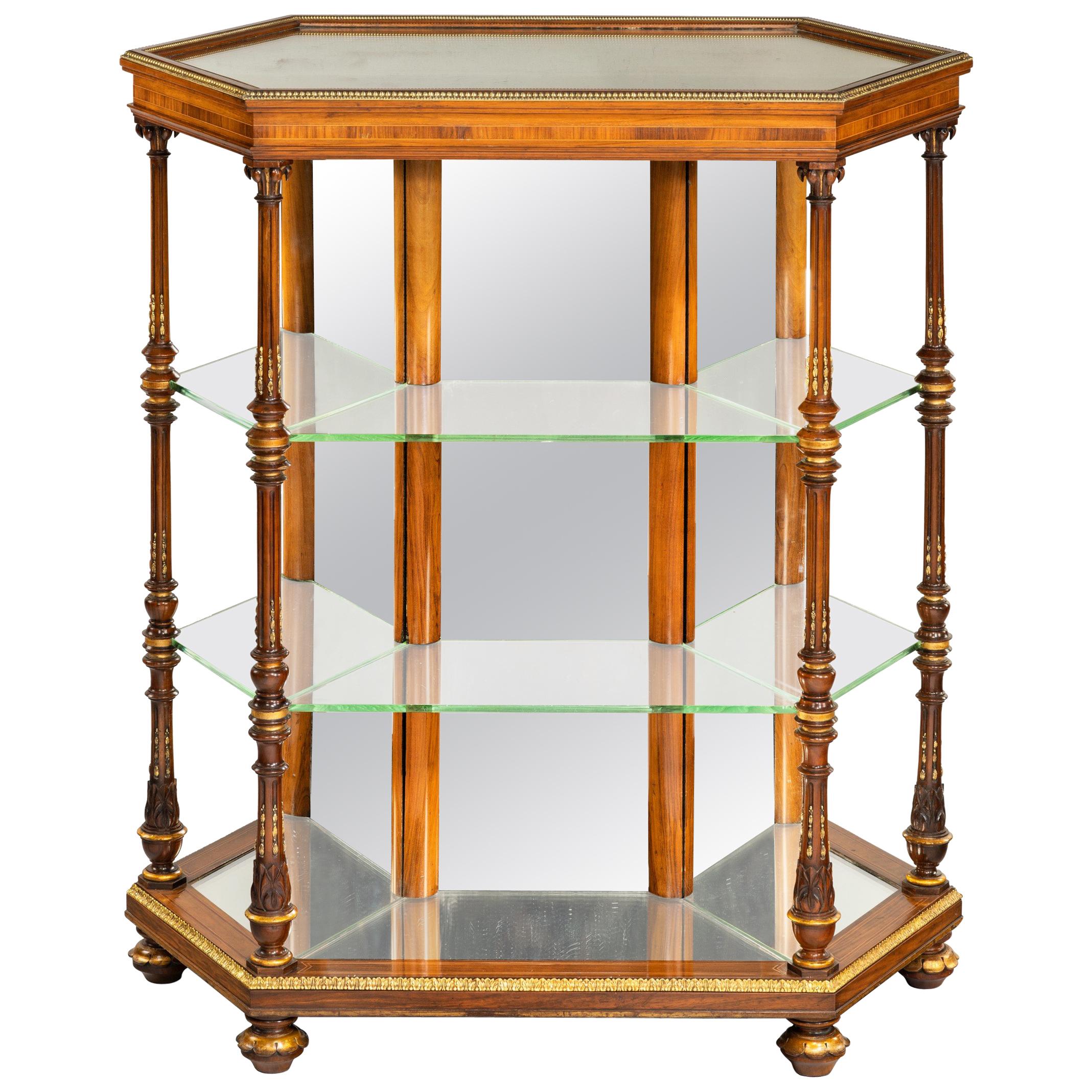 Table d’exposition hexagonale ancienne en noyer attribuée à Holland and Sons en vente