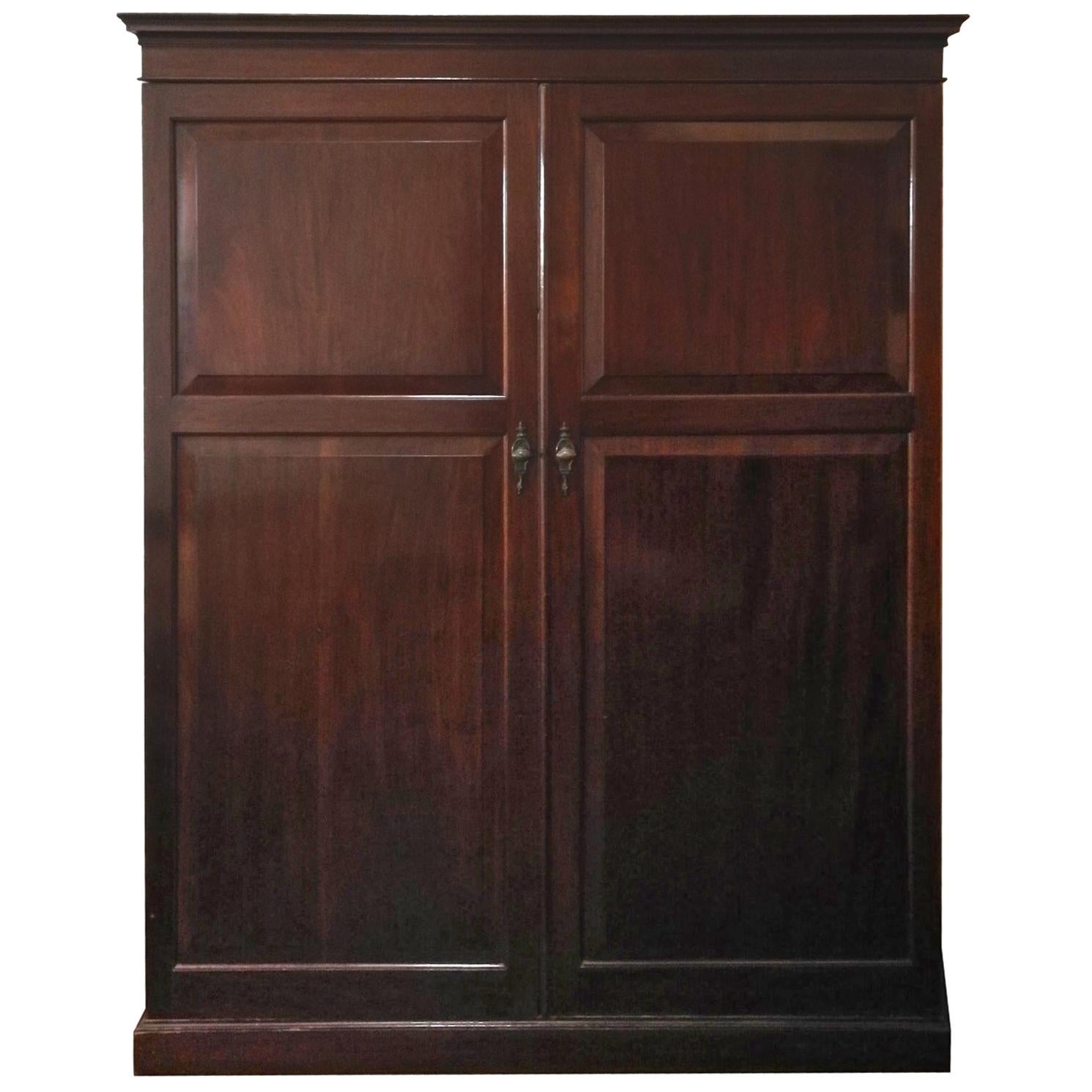 19. Jahrhundert Regency Mahagoni Kleiderschrank im Angebot