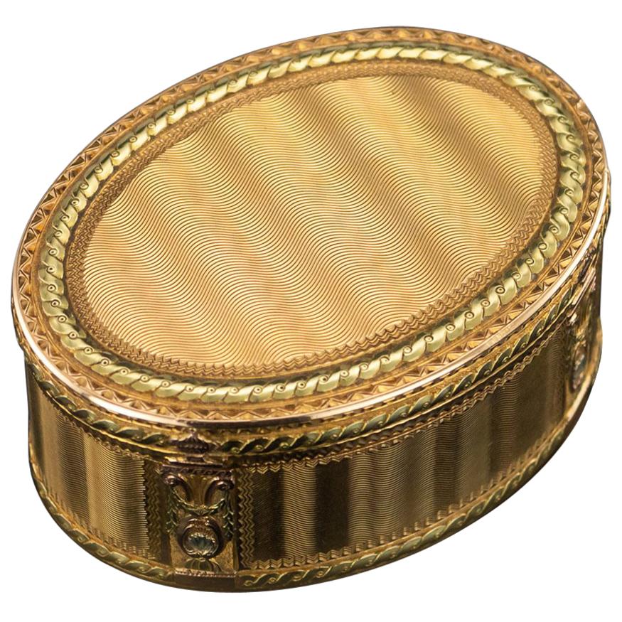 Antique French Three-Colour 18-Karat Gold Snuff Box, Louis Ouizille, circa 1768